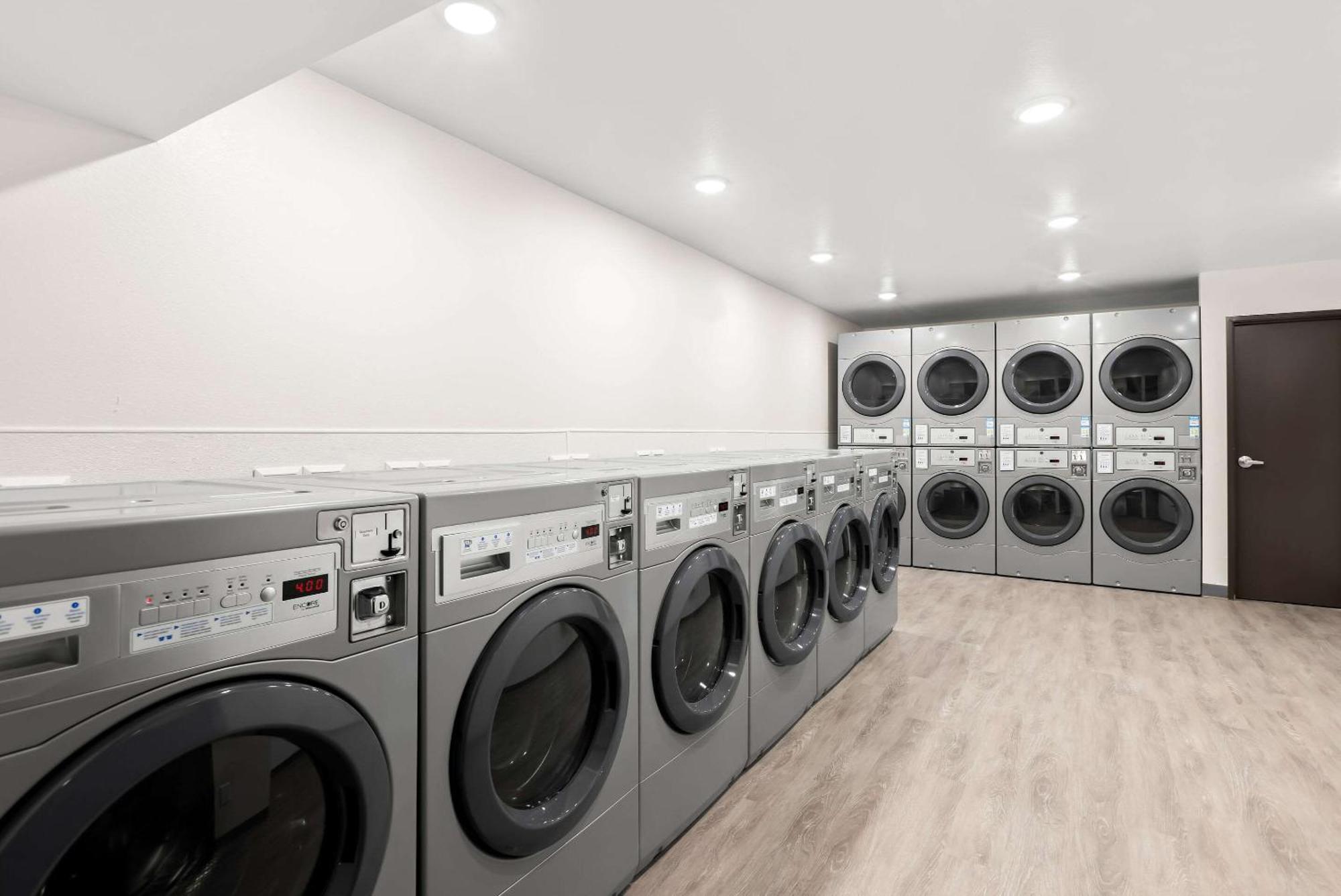 Woodspring Suites Savannah West Chatham Parkway Екстер'єр фото